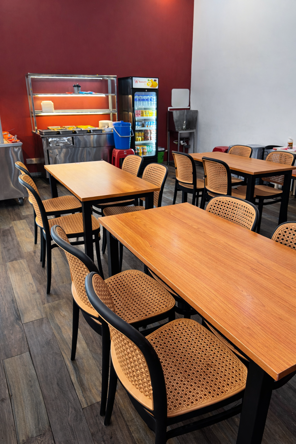 depan kedai kerusi mkn